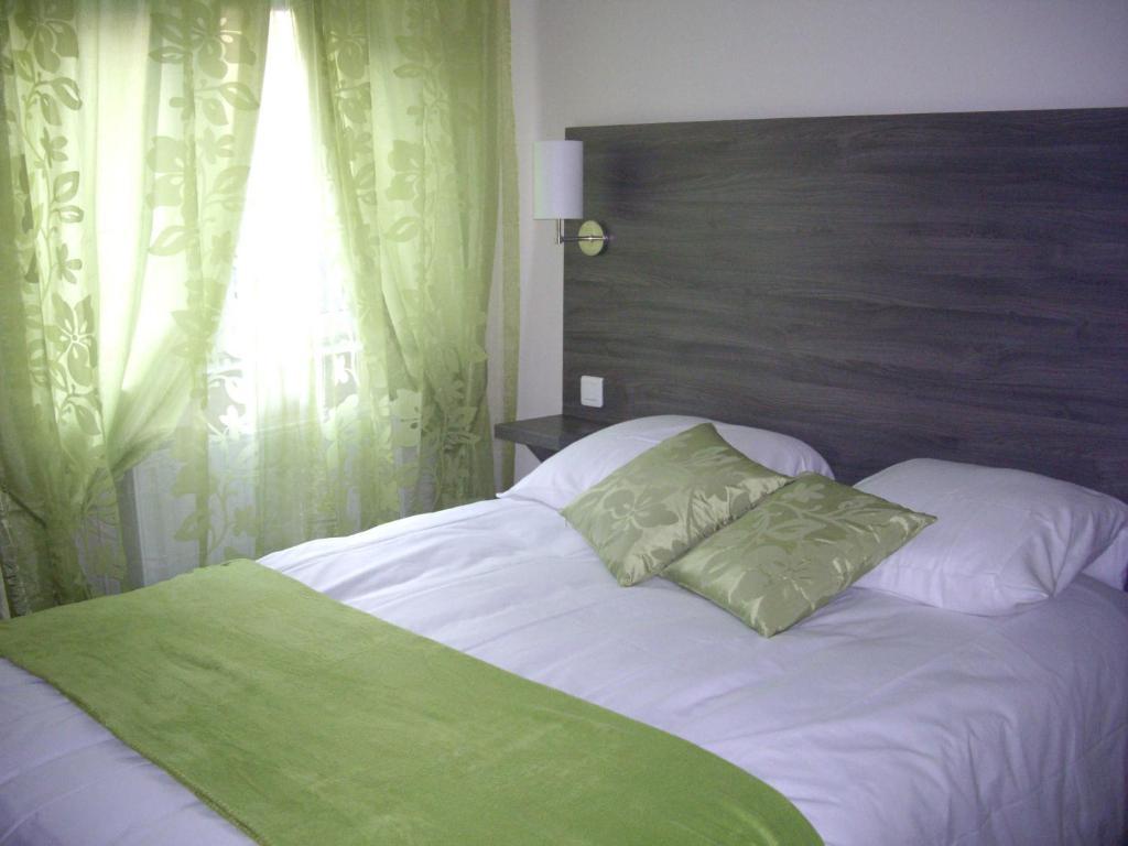 Logis-Hotel & Restaurant Le Carnot Больбек Номер фото